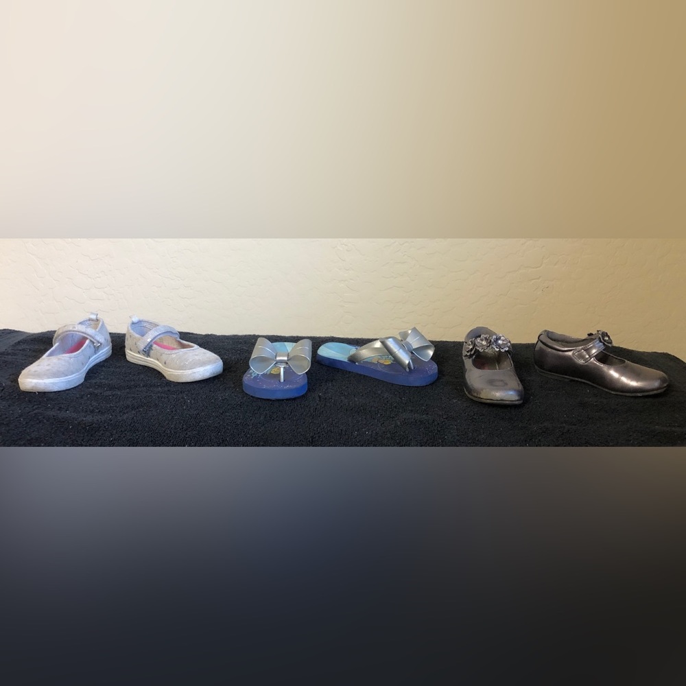 Toddler shoes, size 8